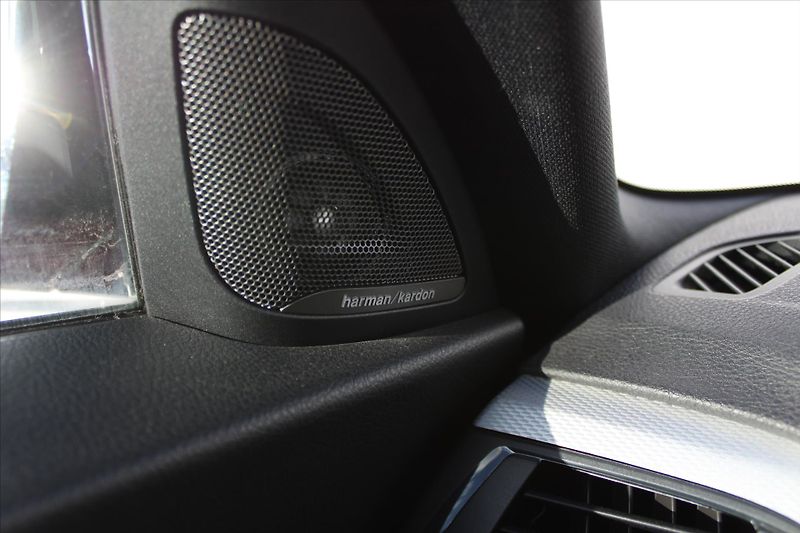 BMW Řada 2 M235i xDrive 240kW NAVI ČR - fotka 24 z 24