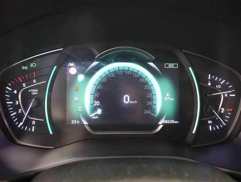 Hyundai Santa Fe (2019) 2.2 CRDi - fotka 11 z 23