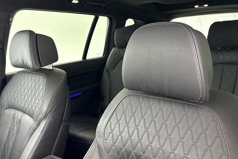 BMW X7 xDrive40i - fotka 8 z 29