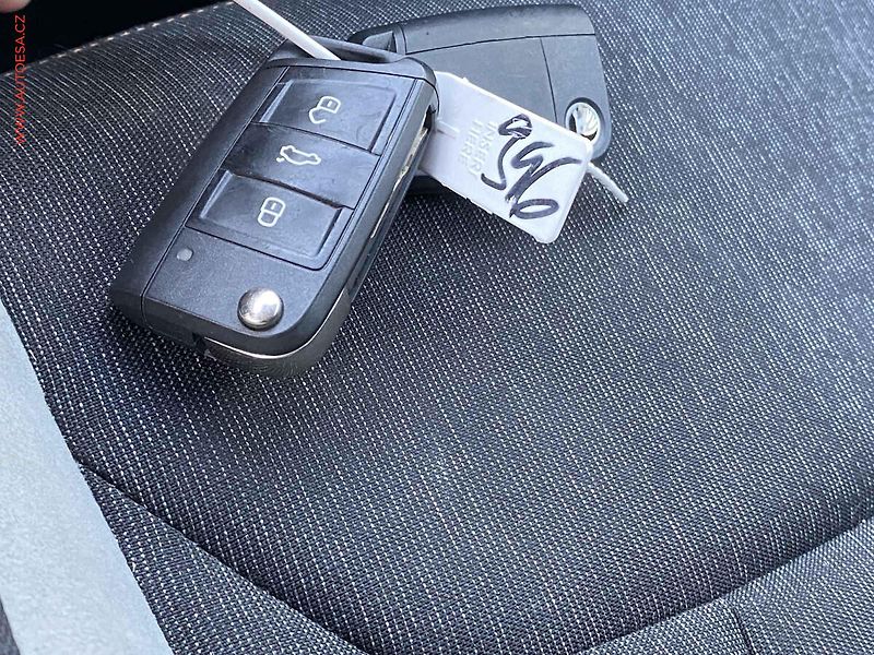 Škoda Kamiq (2020) 1.0 TSi, Style, DSG, navi - fotka 18 z 18