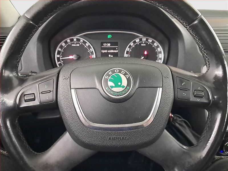 Škoda Octavia (2011) 1.6 TDI, po STK, Tažné - fotka 17 z 19
