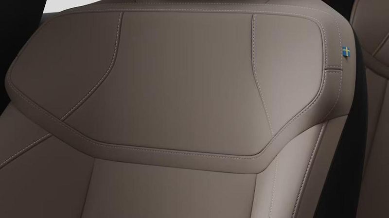 Volvo EX60 (2026) AWD P12 PURE ELECTRIC PLUS AUT - fotka 4 z 13