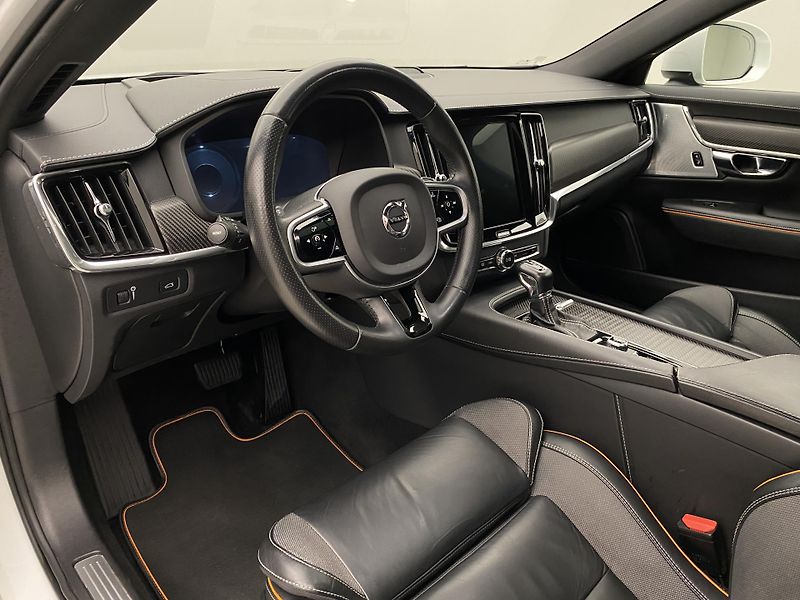 Volvo V90 CC T6 AWD OCEAN RACE AUT CZ - fotka 4 z 57