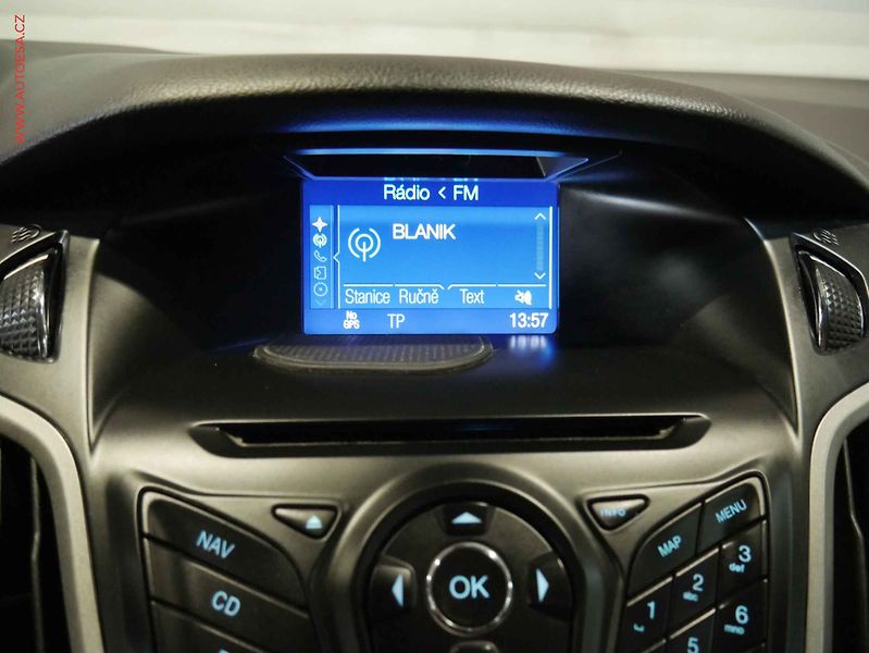 Ford Focus (2013) 1.6 TDi, AC, temp, tažné - fotka 14 z 20