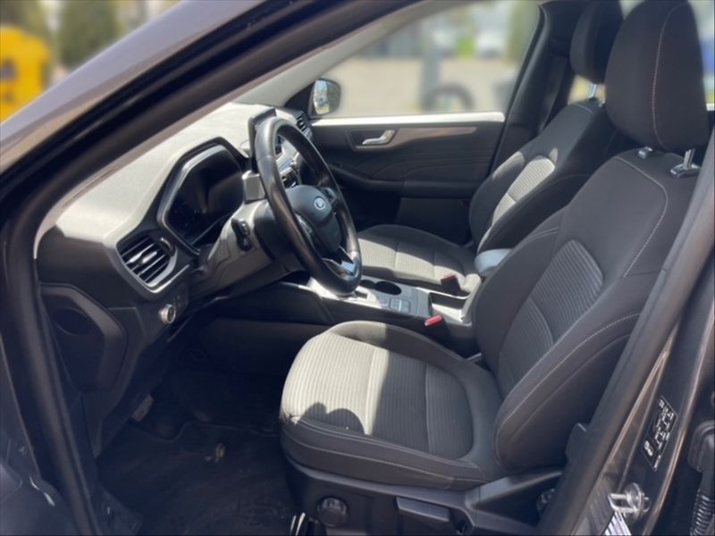 Ford Kuga 1,5 EBL 88 Titanium AT - fotka 7 z 11
