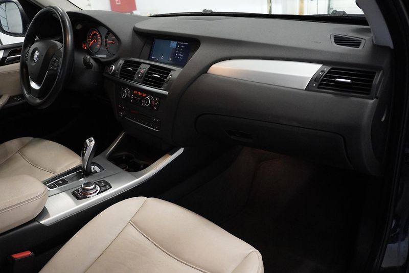 BMW X3 3,0 XDRIVE30D AUTOMAT - fotka 25 z 27