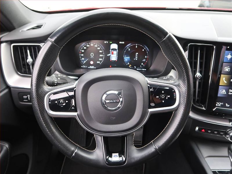 Volvo XC60 (2019) D4, 4X4, Automat, Kůže, Navi - fotka 18 z 19