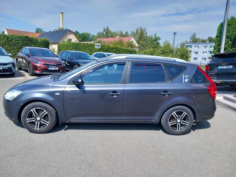 Kia Ceed SW (2009) 1,4 CVVT Active - fotka 3 z 11