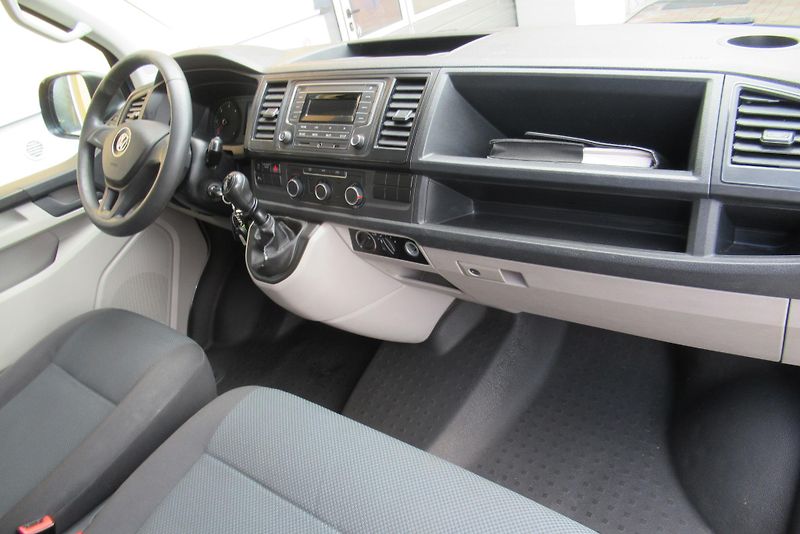 Volkswagen Transporter T6 2.0 TDI KLIMA 9 MÍST - fotka 20 z 31