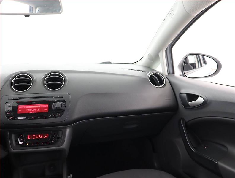 Seat Ibiza (2010) 1.4 16V, Serv.kniha, po STK - fotka 8 z 18