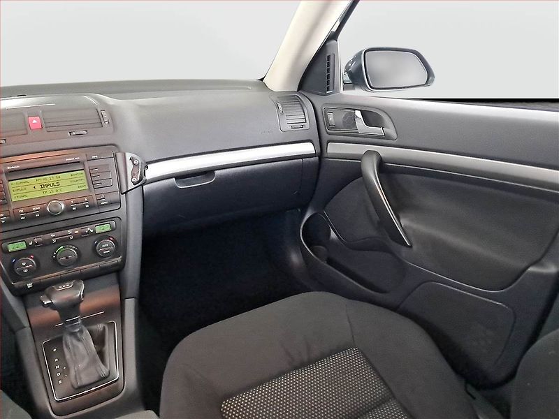 Škoda Octavia (2008) 2.0 TDI, Automat, po STK - fotka 8 z 18