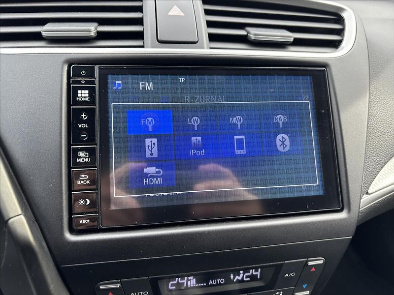 Honda Civic 1,8 VTEC 104kW PLNÝservisHONDA - fotka 21 z 36