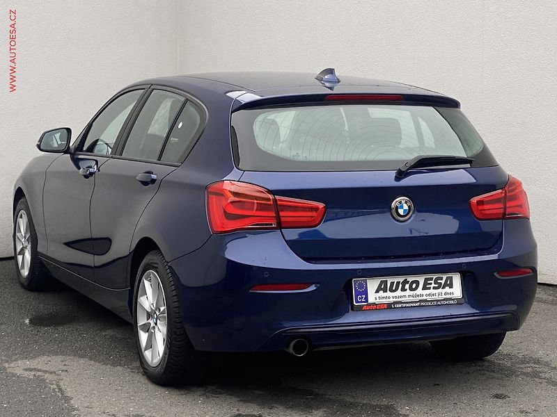 BMW Řada 1 (2015) 1.5i 118i, Sport Line, AT - fotka 6 z 20