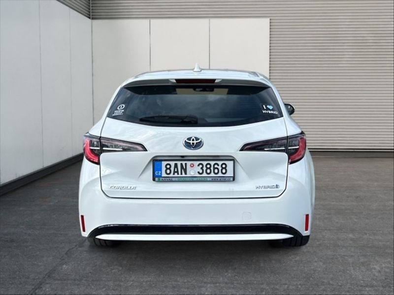 Toyota Corolla 1,8 TS 1.8Hyb. Active AT - fotka 5 z 11
