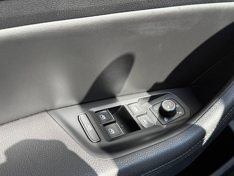 Volkswagen Passat (2017) 2.0 TDI BMT 140kW DSG Highline - fotka 15 z 32