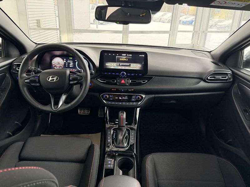Hyundai i30 (2024) 1.0T-GDi 74kW N-line AT - fotka 10 z 17