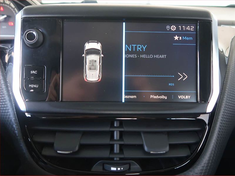 Peugeot 2008 (2019) 1.2 PureTech, Tempomat - fotka 13 z 15