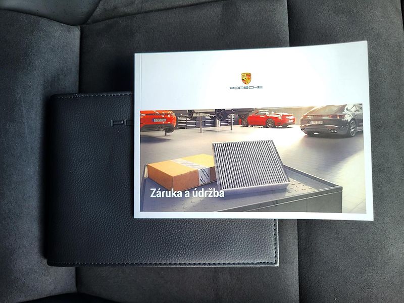 Porsche Taycan GTS 440kW 4S Electric - NOVÉ - fotka 44 z 48
