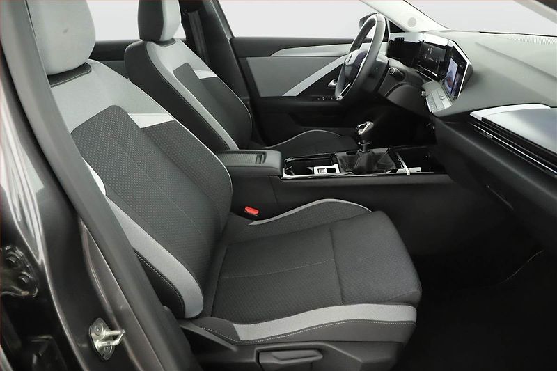 Opel Astra (2023) Edition 1.2 Turbo, Navi - fotka 7 z 19
