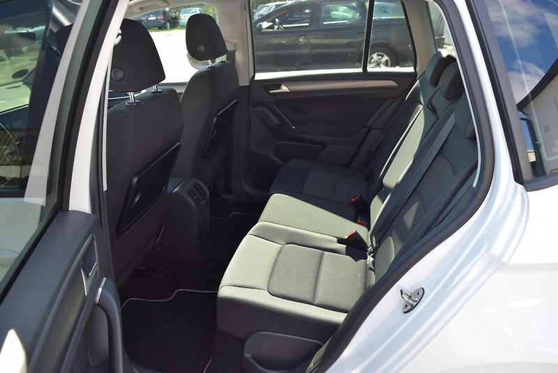Volkswagen Golf Sportsvan (2018) 1.5TSI 96kw EVO 130 TAŽNÉ APP  - fotka 14 z 44
