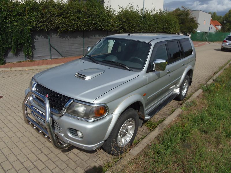 Mitsubishi Pajero Sport (2003) 2.5 TD 4x4 tažné 2.8t NOVÁ STK - fotka 1 z 23