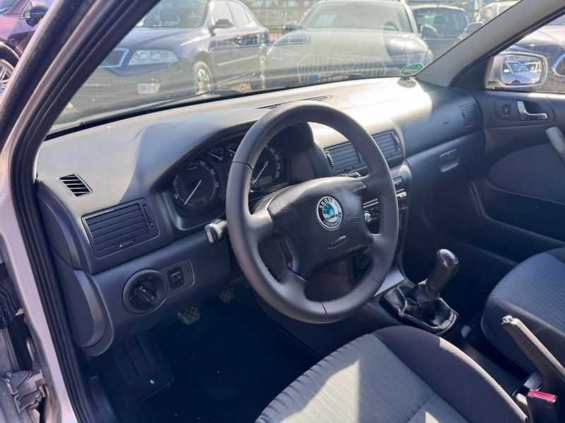 Škoda Octavia (2006) 1,6 MPI 75 KW KILOMETRY - fotka 18 z 45