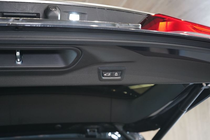 BMW X7 M50i xD, Executive Drive Pro - fotka 15 z 50