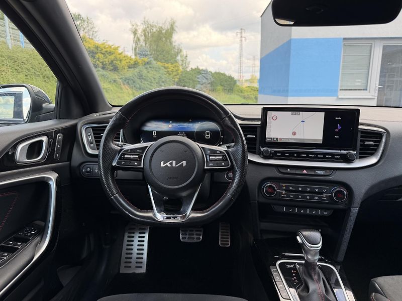 Kia ProCeed GT 1,6GDi 150kW automat navi  - fotka 12 z 23