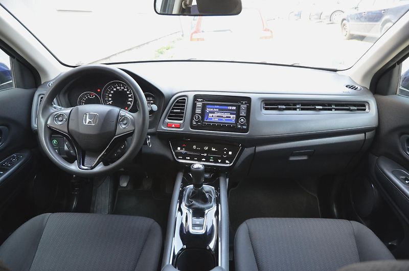 Honda HR-V (2017) 1.5 i-VTEC 96kW/Comfort 1.MAJ. - fotka 16 z 36