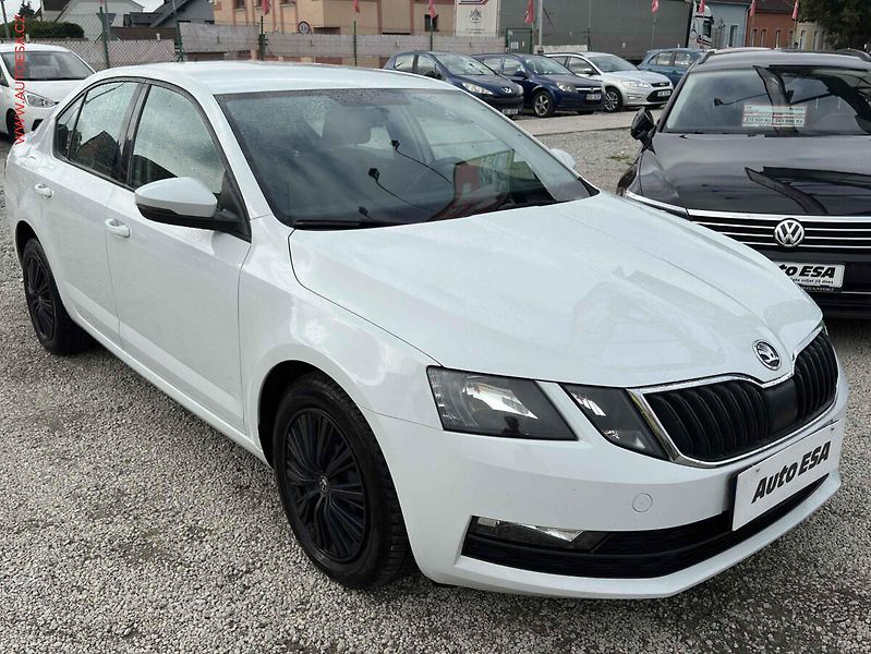 Škoda Octavia (2018) 2.0 TDi, ČR, AC, výhřev sed - fotografie inzerátu