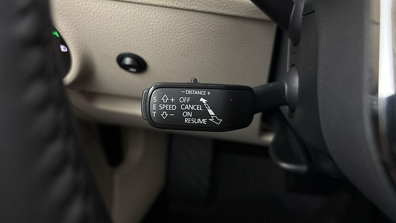 Škoda Superb 2.0 TDI DSG L&K Combi - fotka 14 z 35