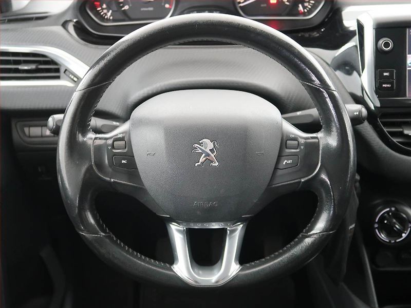 Peugeot 2008 (2017) Active 1.6 BlueHDi, Serv.kniha - fotka 16 z 16