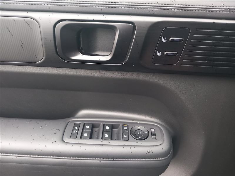 Hyundai Santa Fe 1,6 T-GDI HEV 4x4  CALLIGRAPHY - fotka 14 z 28