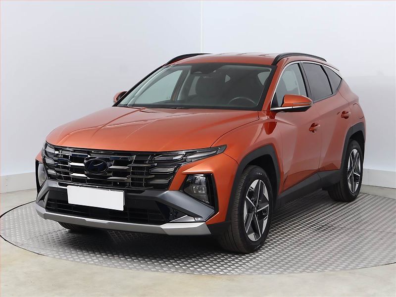 Hyundai Tucson (2024) 1.6 T-GDI 48V MHEV - fotka 2 z 16