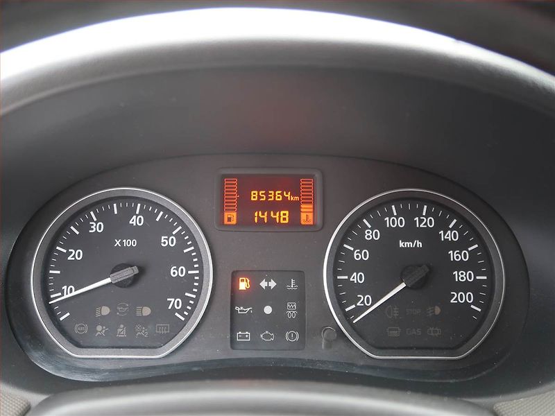 Dacia Logan (2010) 1.4, ČR,1.maj, udržované - fotka 9 z 11