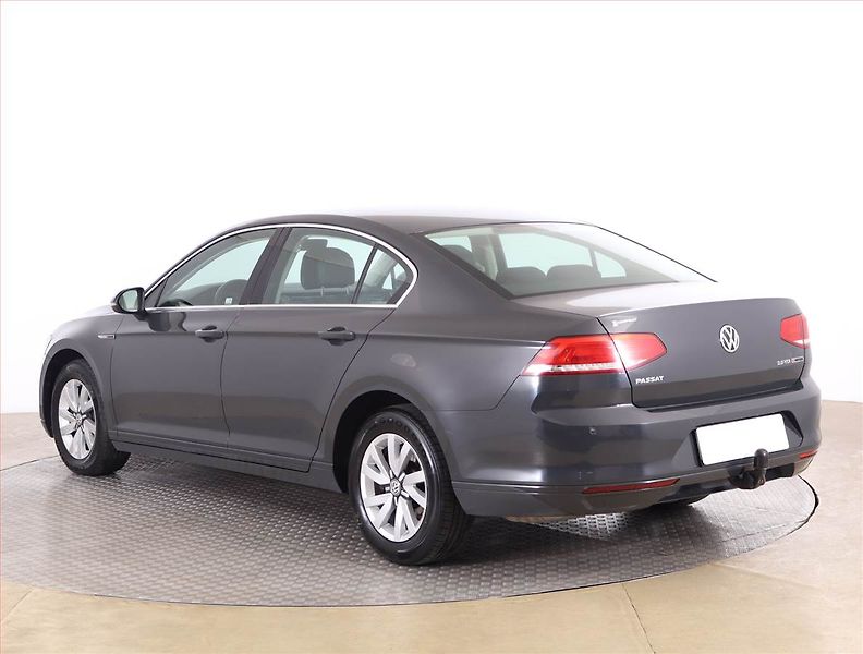 Volkswagen Passat (2016) 2.0 TDI, 4X4, Tempomat - fotka 4 z 16