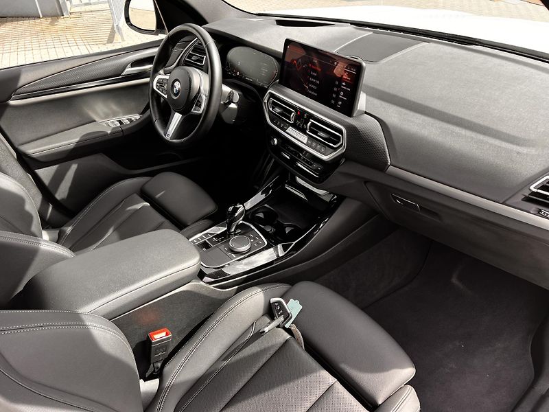 BMW X3 20i M Sport xDrive tažné - fotka 13 z 27