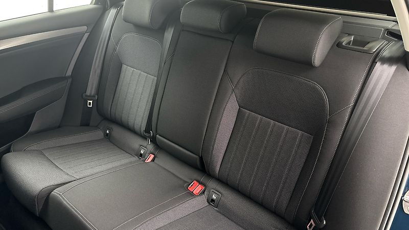 Škoda Superb 2.0 TDI DSG Style Combi - fotka 16 z 26