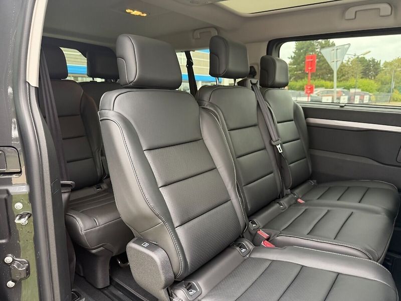 Toyota ProAce Verso L2 2.2D 8AT Family Executive W - fotka 9 z 13