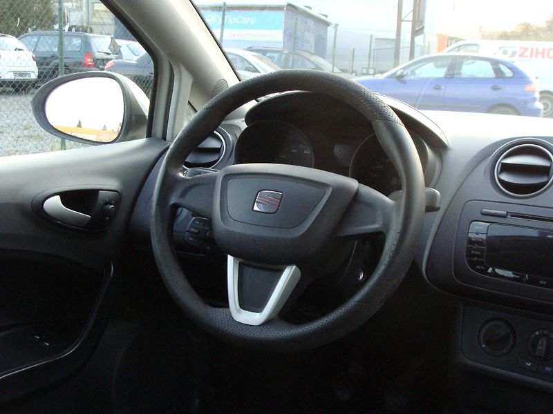 Seat Ibiza 1.2 HTP,51 kW,klima,nová STK - fotka 14 z 35