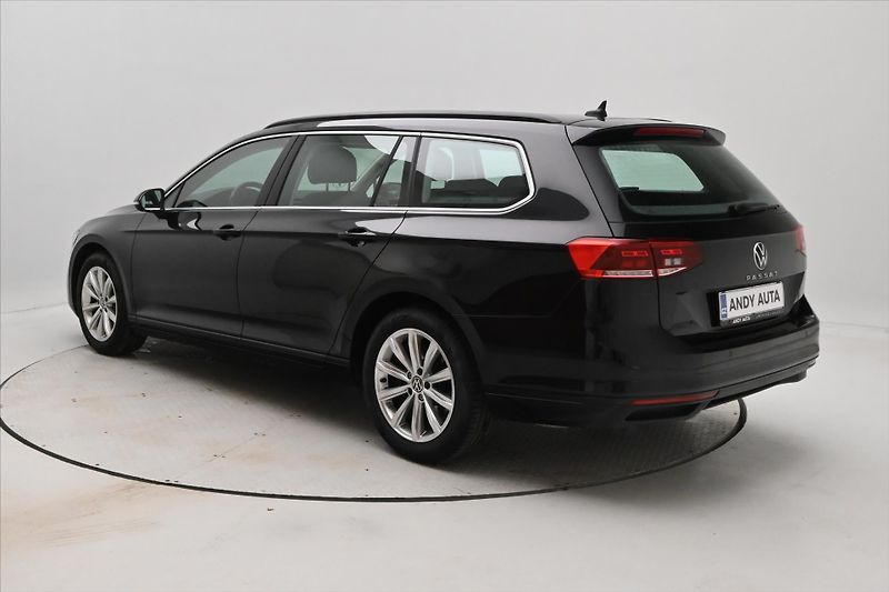 Volkswagen Passat 1,5 TSI 110kW DSG Business Plu - fotka 7 z 22