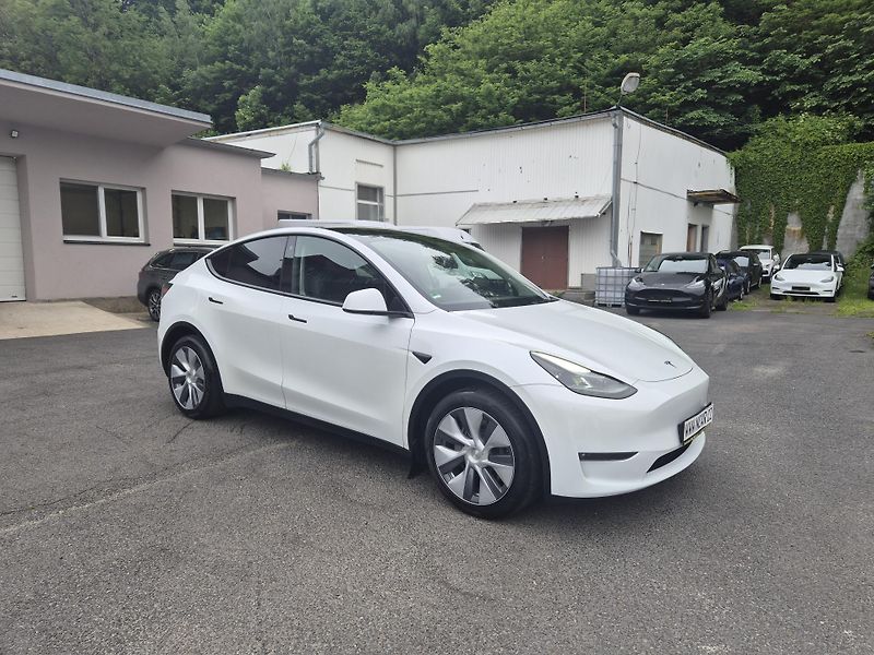 Tesla Model Y LONG RANGE DUAL MOTOR  92% - fotka 3 z 50