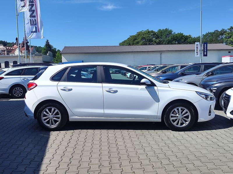 Hyundai i30 1.4i/73kW Trikolor Komfort - fotka 4 z 29
