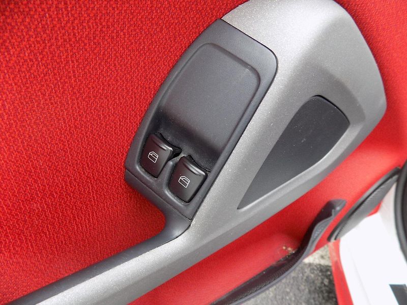 Smart Fortwo (2012) 1.0/Passion/Cabrio/AT/Klima/ - fotka 24 z 42