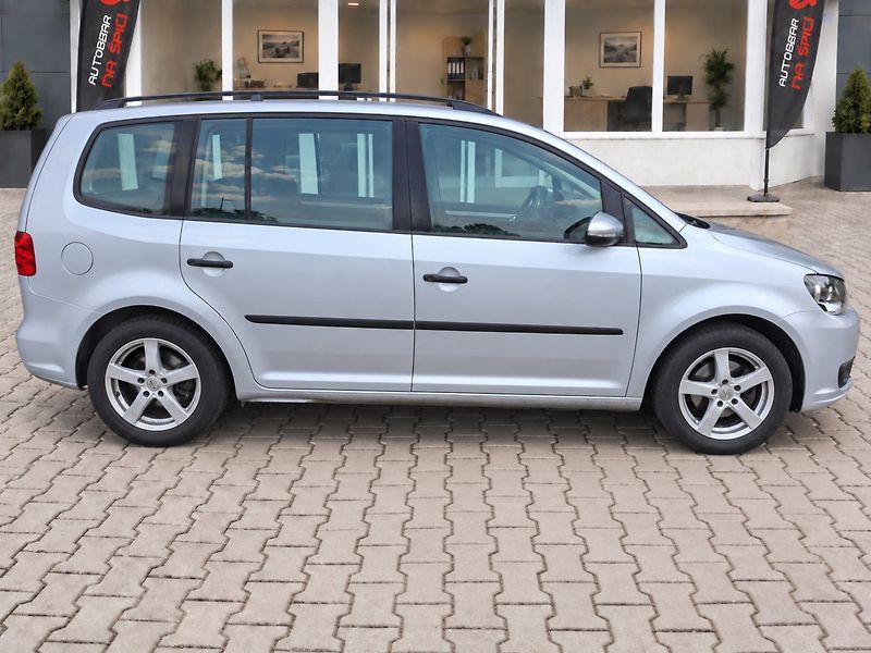 Volkswagen Touran (2011) 1.4TSI 103kW 6MAN - fotka 9 z 35