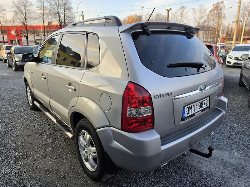 Hyundai Tucson 2.0 CRDi TZ  - fotka 3 z 25