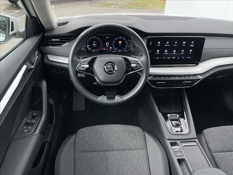 Škoda Octavia 2,0 TDI DSG Style Plus TAŽNÉ - fotka 7 z 24