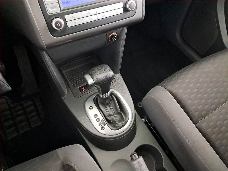 Volkswagen Touran (2007) 1.4 TSI, Automat, 7 míst - fotka 13 z 18