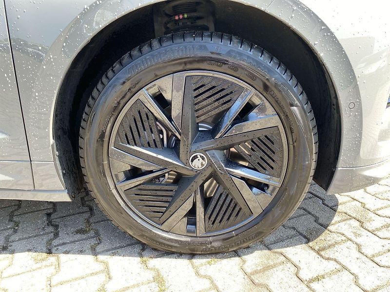 Škoda Enyaq (2026) 85x RS - fotka 35 z 39