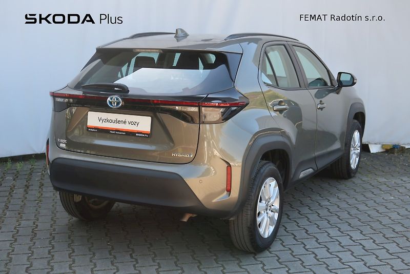 Toyota Yaris Cross (2023) Comfort Tech1,5 Hybrid 4x4 e-C - fotka 23 z 29